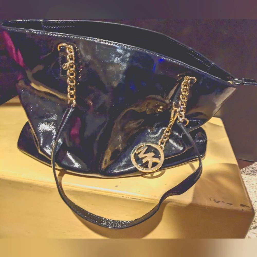 Micheal kors purse